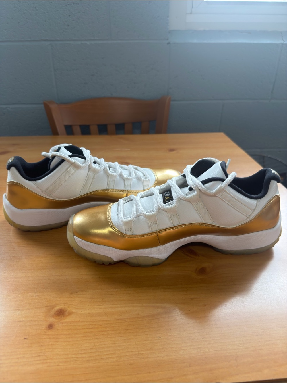 Jordan Air Jordan 11 Retro Low Closing Ceremony White/Gold/Black 2016